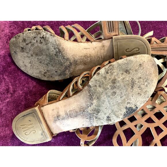 STUART WEITZMAN $495 Aphrodite Gladiator Sandal SEXY FLATS Size 9 Tan FESTIVAL - Picture 5 of 8